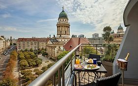 Hotel Luc Autograph Collection